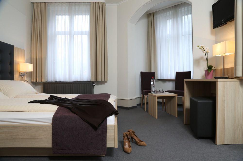 Hotel Loetschberg Интерлакен Экстерьер фото
