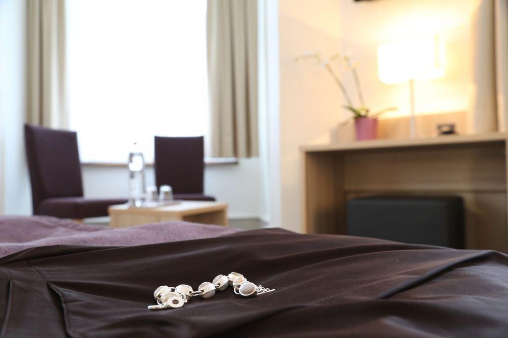 Hotel Loetschberg Интерлакен Экстерьер фото